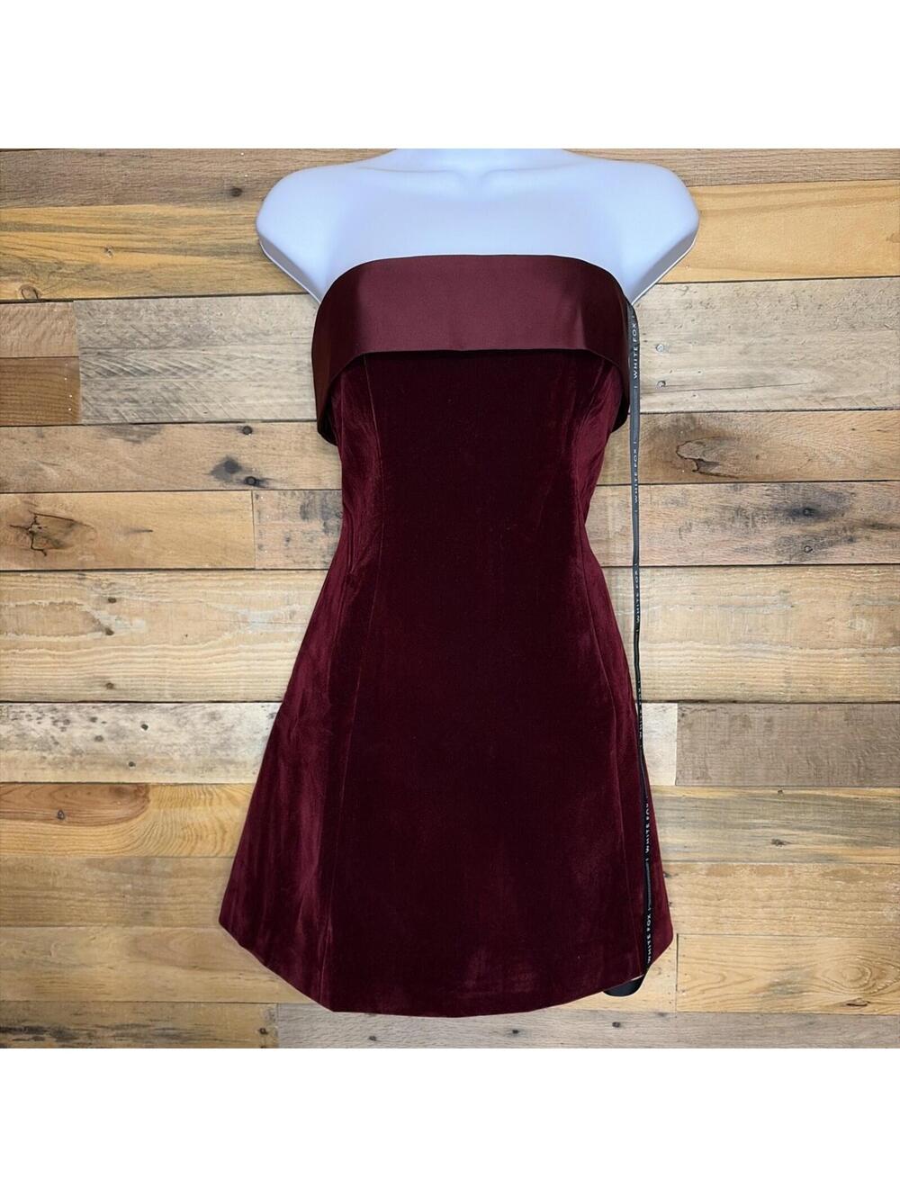 White Fox Boutique Dress Women’s Med NWT Deep Red Velvet Strapless Mini Elegant